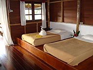 ที่นอนชั้นล่างบ้านบนเนิน